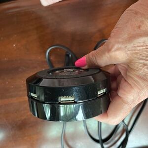 Charge hub